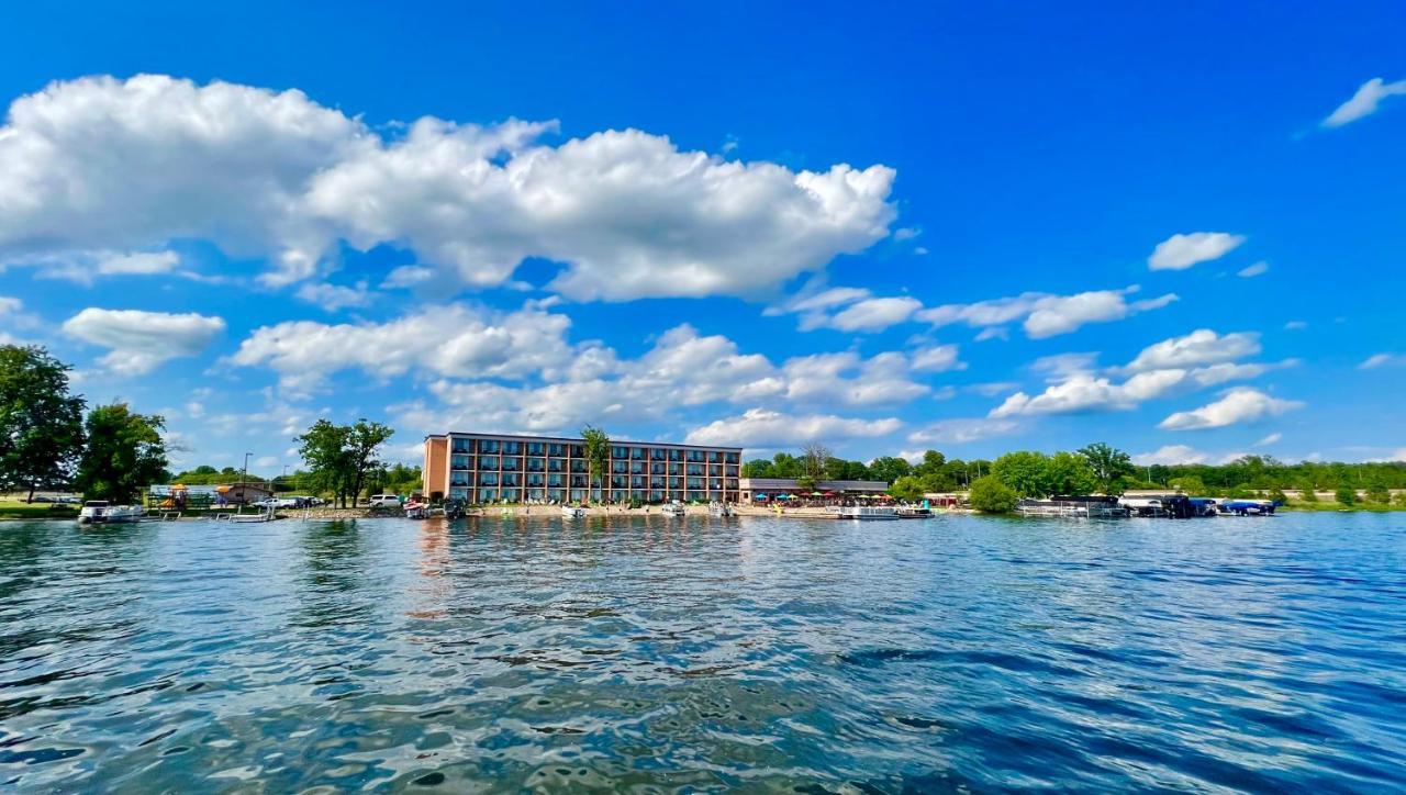 Holiday Inn Detroit Lakes Extérieur photo