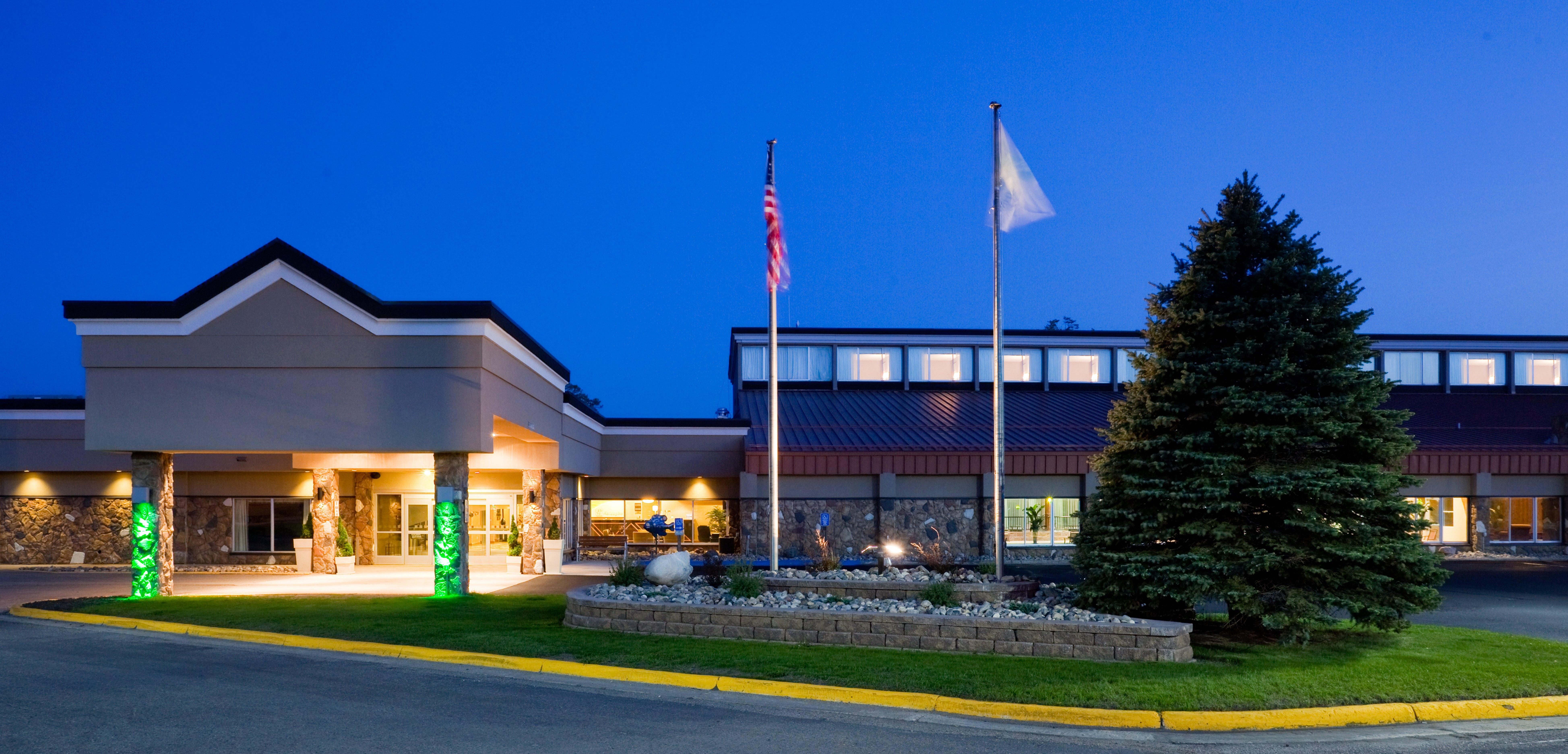 Holiday Inn Detroit Lakes Extérieur photo