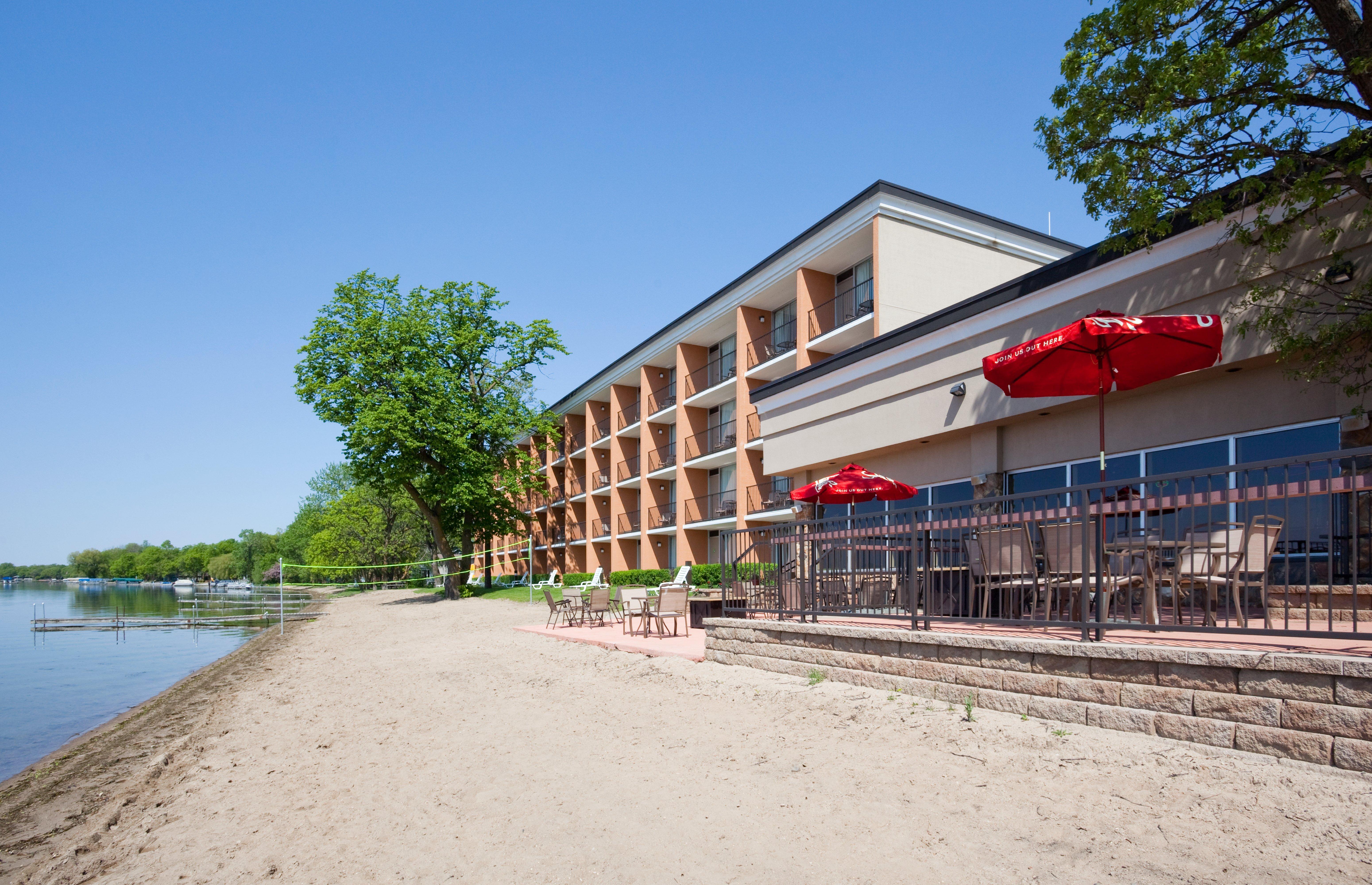 Holiday Inn Detroit Lakes Extérieur photo